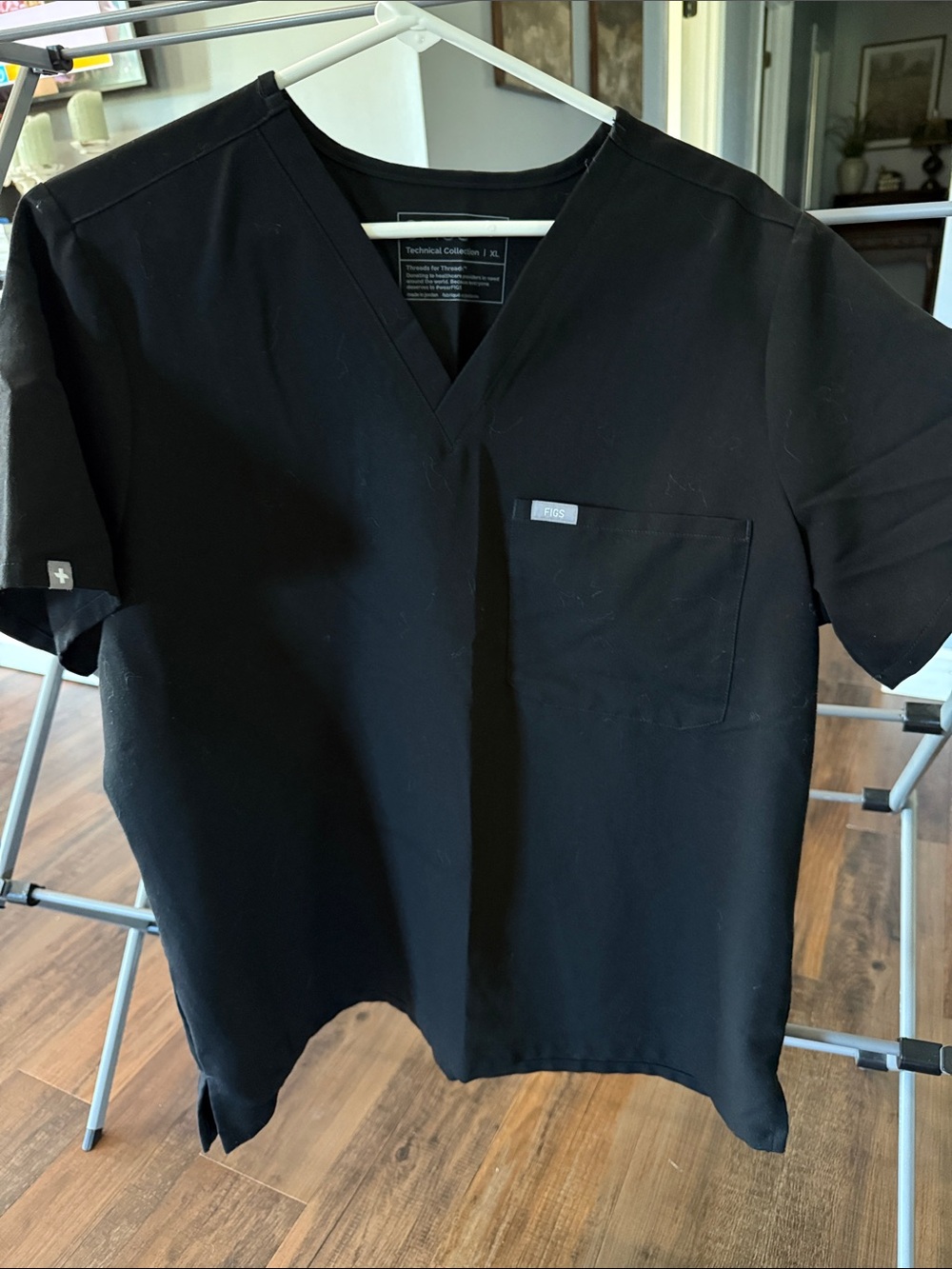 Figs women Short Sleeve V-Neck Top in Black